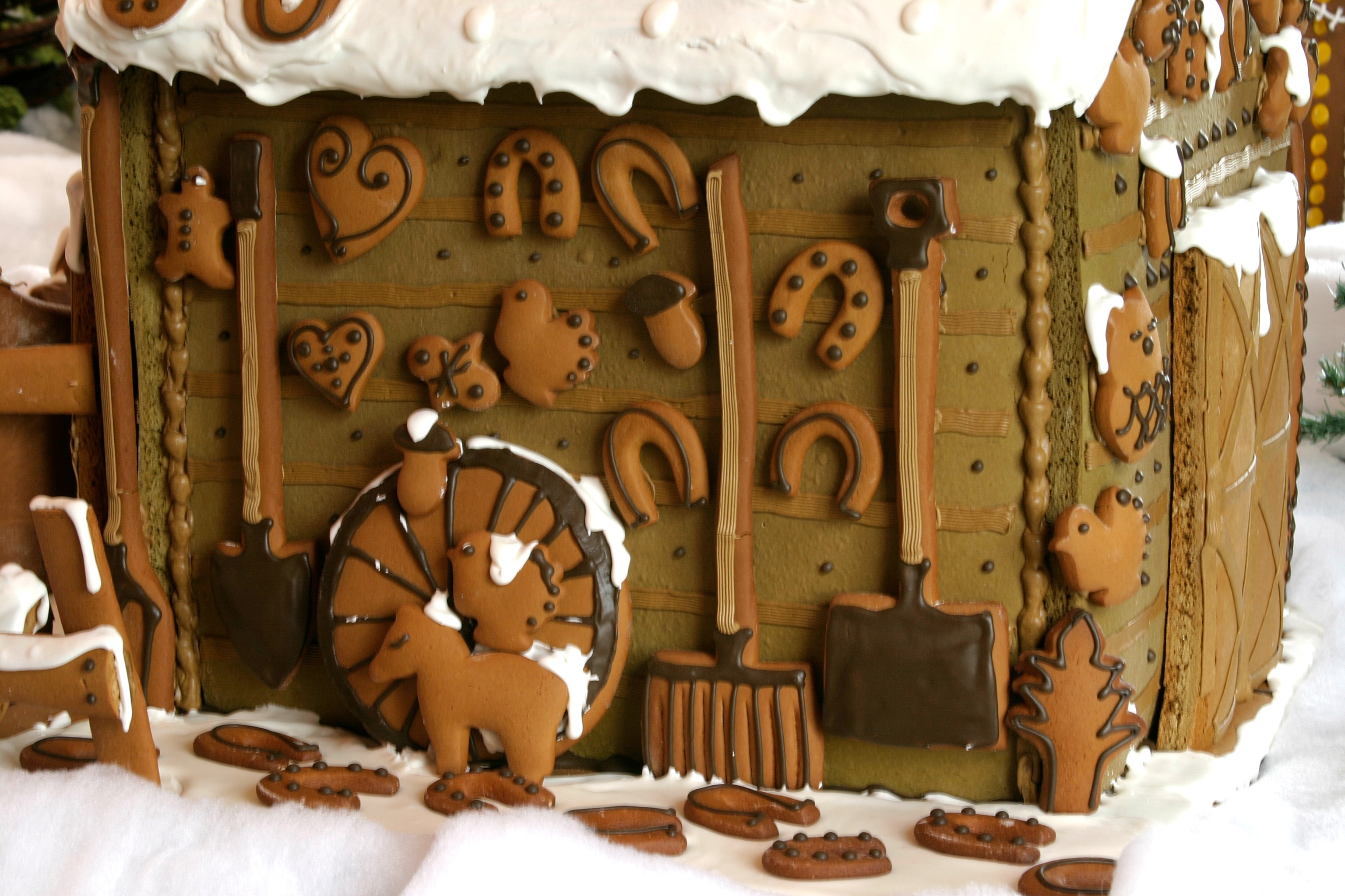 Winter Horse Haven — Candy Feeder
